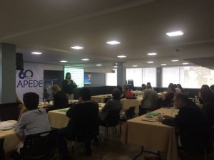 Participantes assistem ao workshop de liderança executiva na APEDE